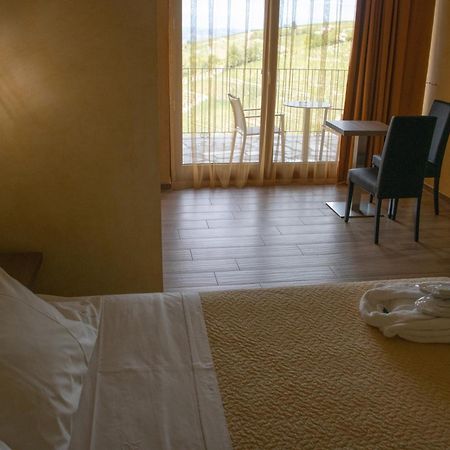 Casa Castella - Adults Only - Langhe Βίλα Diano dʼAlba Εξωτερικό φωτογραφία