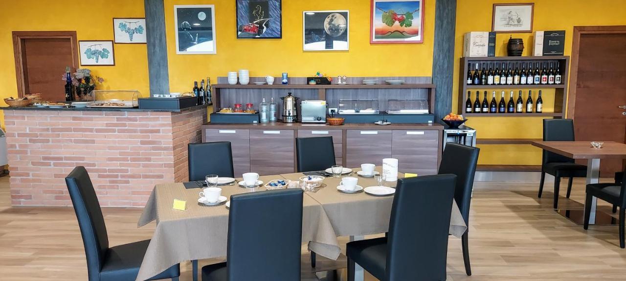 Casa Castella - Adults Only - Langhe Βίλα Diano dʼAlba Εξωτερικό φωτογραφία