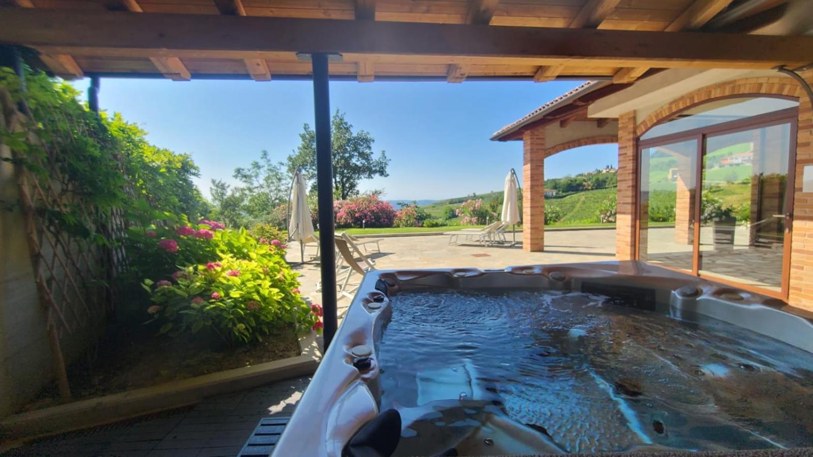 Casa Castella - Adults Only - Langhe Βίλα Diano dʼAlba Εξωτερικό φωτογραφία