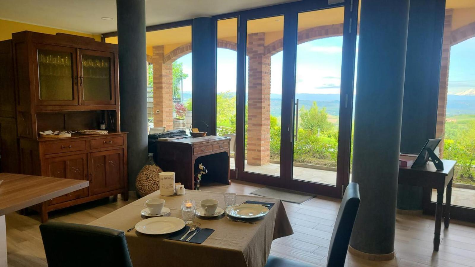 Casa Castella - Adults Only - Langhe Βίλα Diano dʼAlba Εξωτερικό φωτογραφία