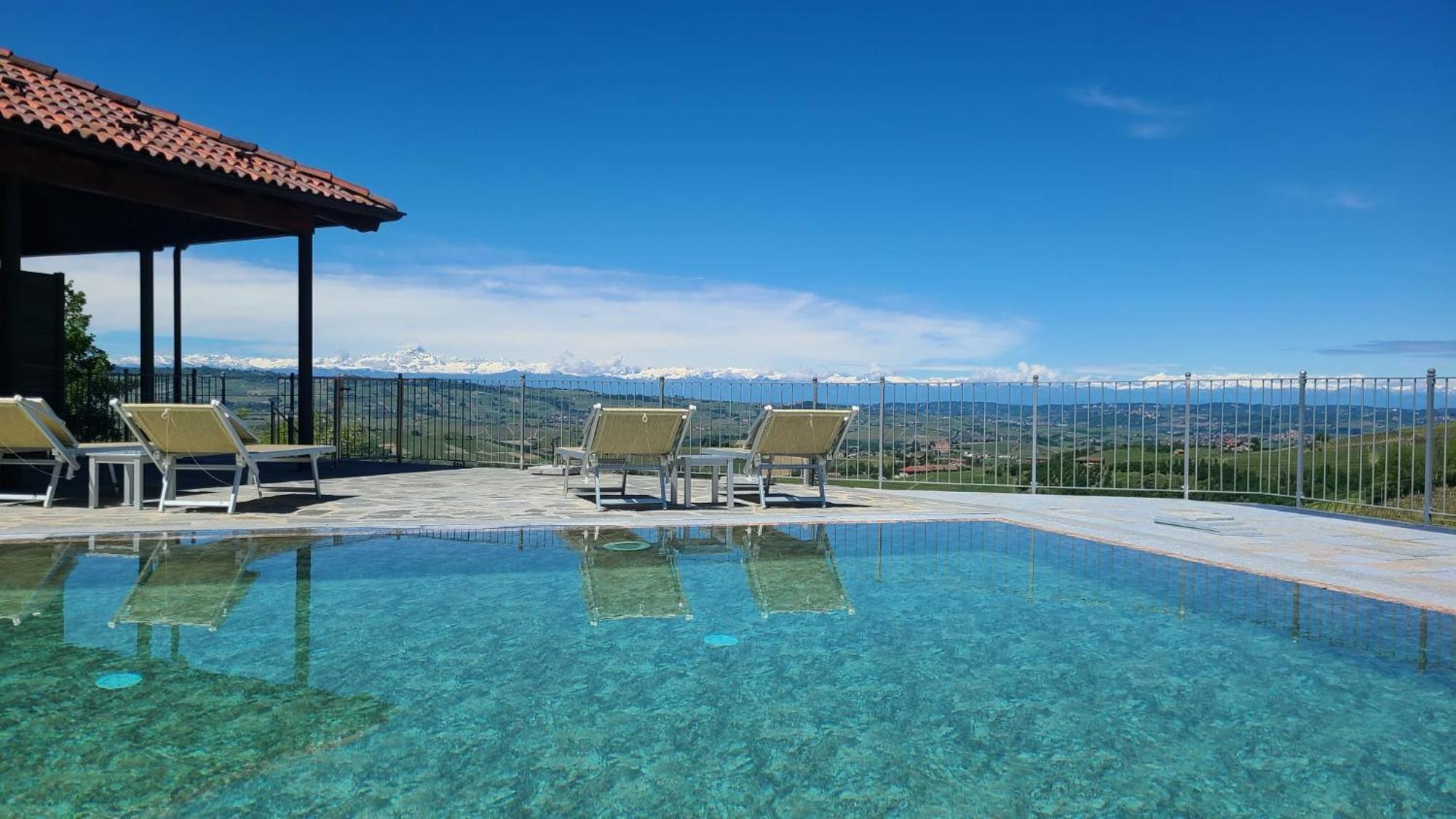 Casa Castella - Adults Only - Langhe Βίλα Diano dʼAlba Εξωτερικό φωτογραφία