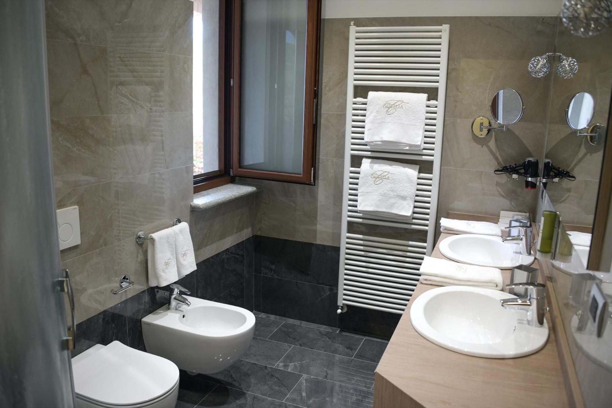 Casa Castella - Adults Only - Langhe Βίλα Diano dʼAlba Εξωτερικό φωτογραφία