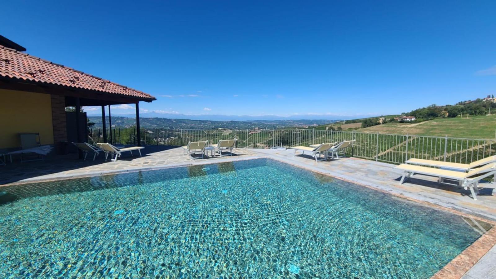 Casa Castella - Adults Only - Langhe Βίλα Diano dʼAlba Εξωτερικό φωτογραφία