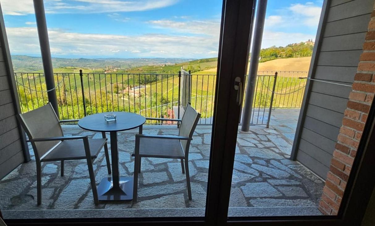 Casa Castella - Adults Only - Langhe Βίλα Diano dʼAlba Εξωτερικό φωτογραφία