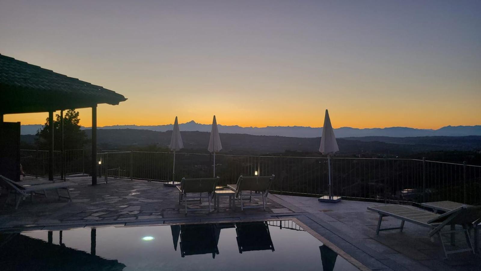 Casa Castella - Adults Only - Langhe Βίλα Diano dʼAlba Εξωτερικό φωτογραφία