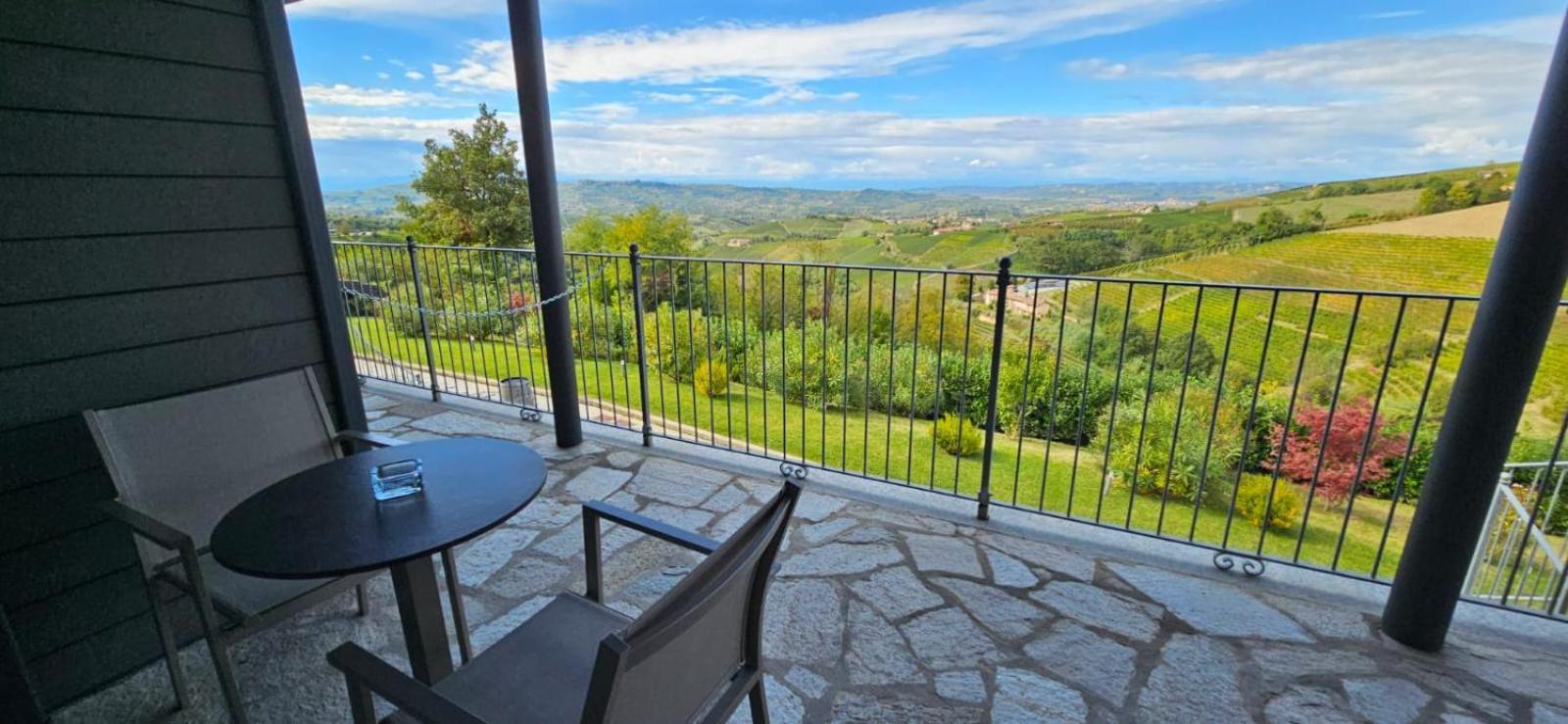 Casa Castella - Adults Only - Langhe Βίλα Diano dʼAlba Εξωτερικό φωτογραφία